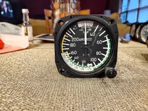 United Instruments 0-210 KNOTS Airspeed P/N: 8125 Code: B.408